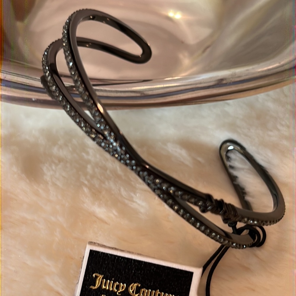 NWT Juicy Couture Pave Infinity Luxe Wishes Crossover Bracelet in Jet - Picture 3 of 6